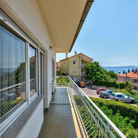 Komfortables Nur 200 Meter Zum Sandstrand Mit Meerblick, Liegewiese, Grill Apartmán *