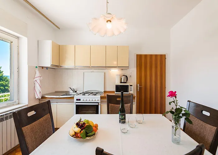 Komfortables Nur 200 Meter Zum Sandstrand Mit Meerblick, Liegewiese, Grill Apartmán *