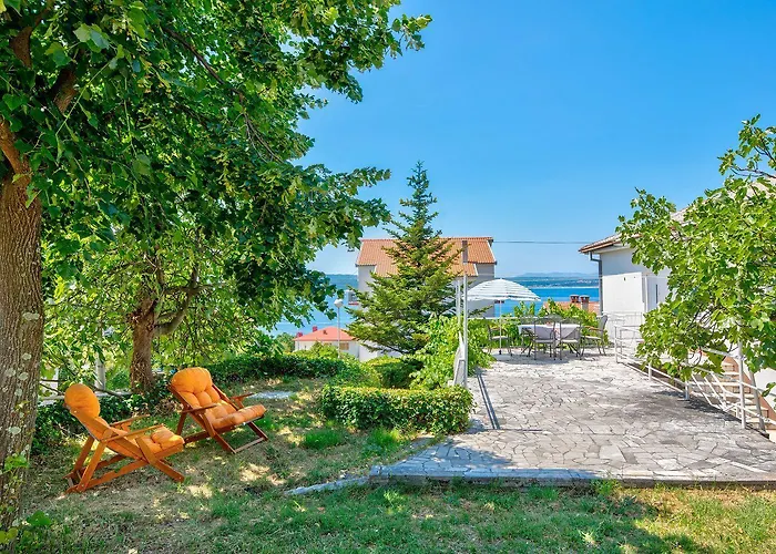 Komfortables Nur 200 Meter Zum Sandstrand Mit Meerblick, Liegewiese, Grill *